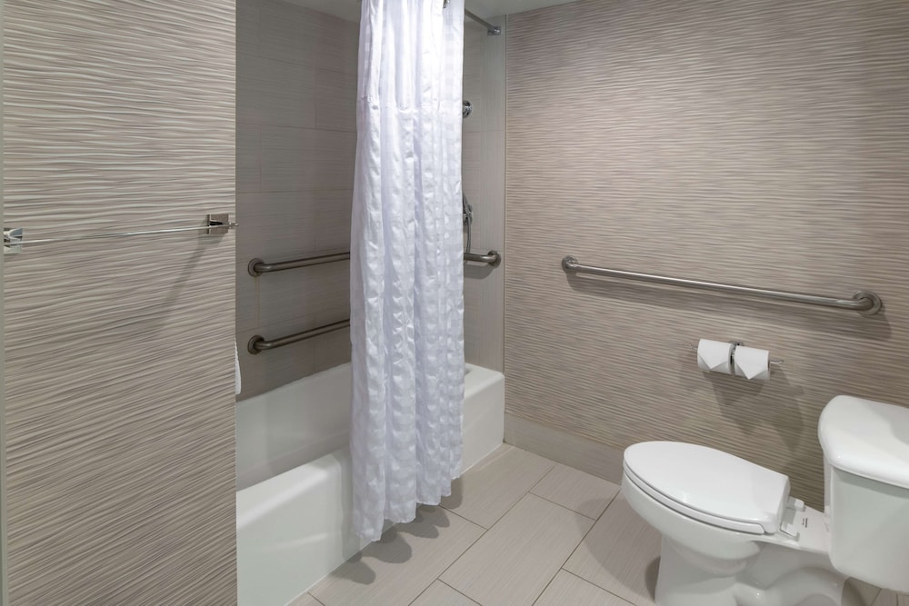 Room, 1 King, Accessible Tub, Balcony or Patio - Photo 2