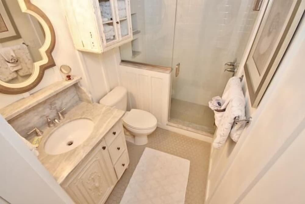 Condo, 2 Bedrooms, Beachside photo 2