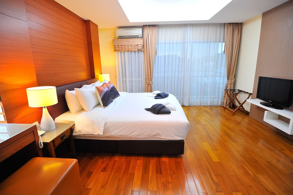 Deluxe Suite, 1 Bedroom photo 2