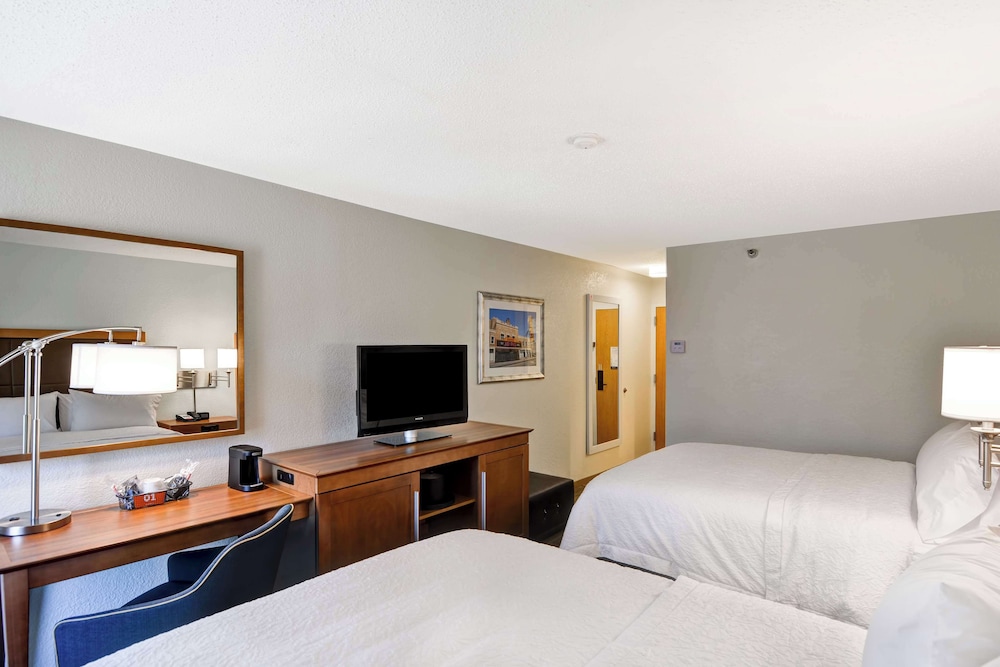 Room, 2 Queen Beds, Non Smoking photo 3