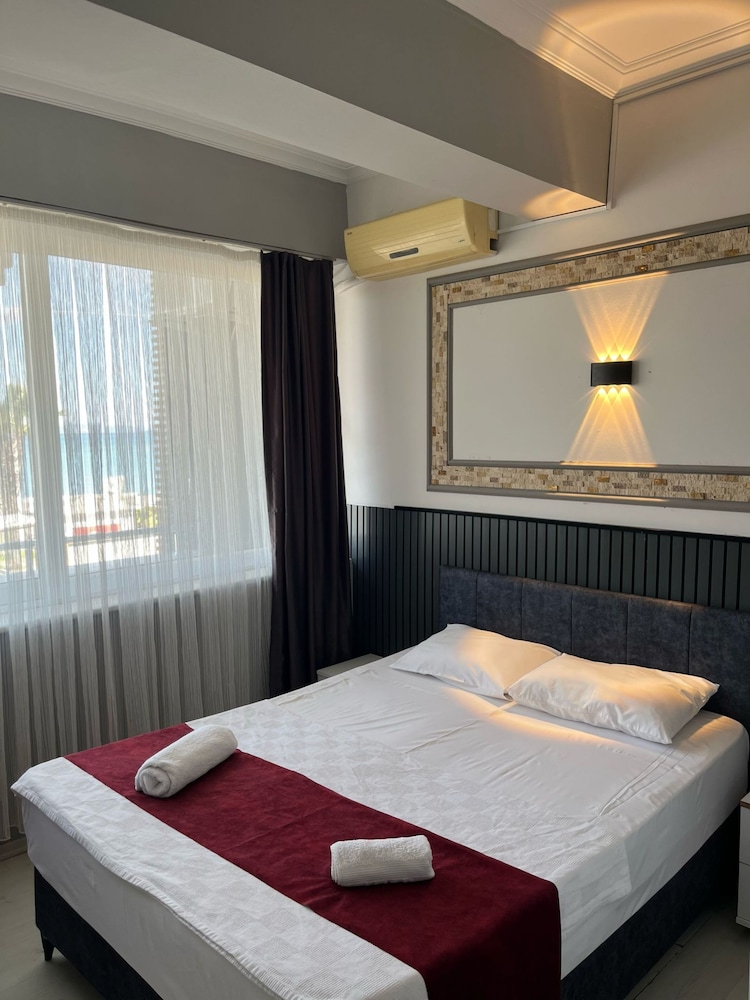 Basic Room, 1 Double Bed, Balcony, Sea View