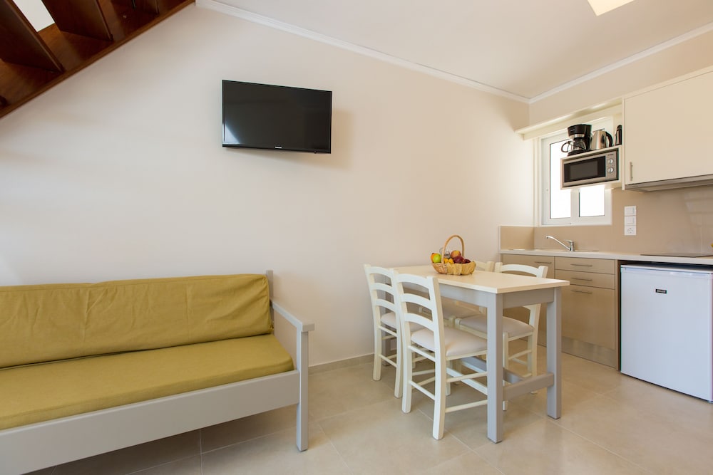 Superior Loft, 1 Bedroom, Kitchen thumbnail 6