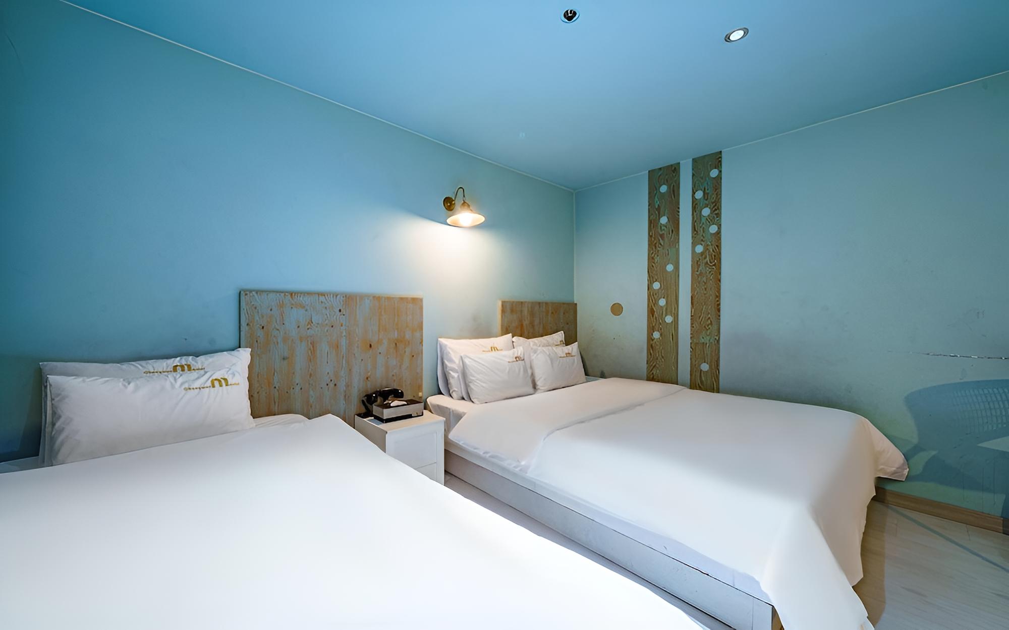 Room (VIP-tub (available to watch Netflix a) photo 2
