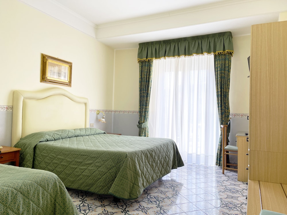 Classic Triple Room