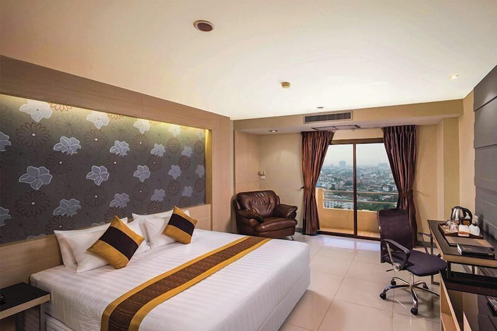 Deluxe Room, Balcony, City View photo 1