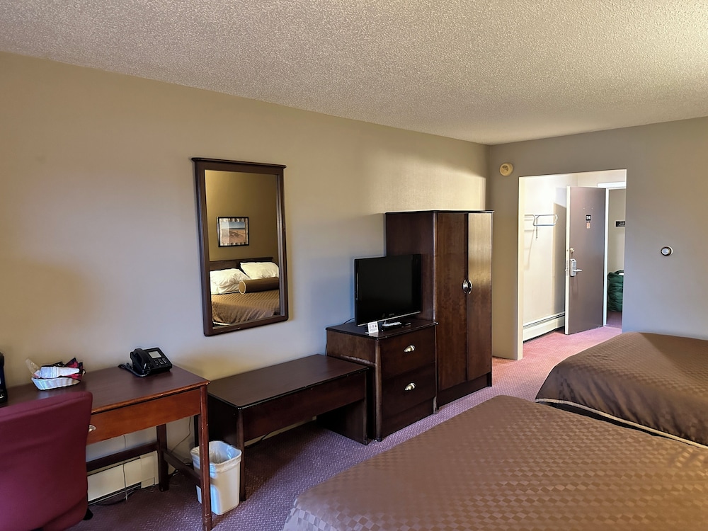 Lodge, Double Queen Bed, Balcony photo 2