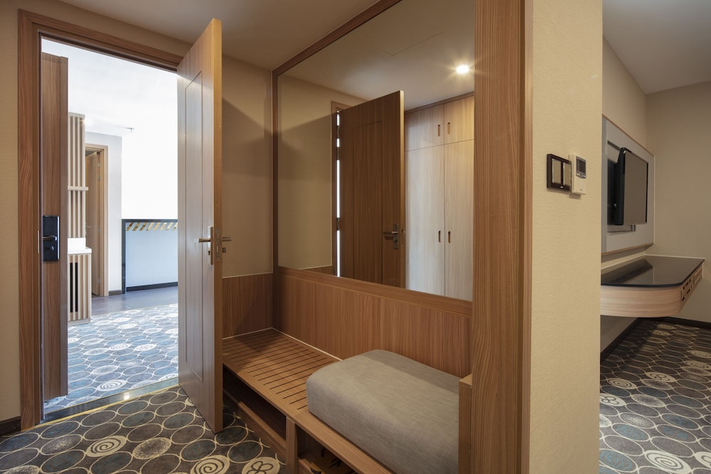 Executive Suite, Balcony - Photo 8