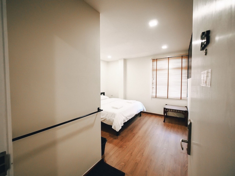 Economy Double Room, Shared Bathroom photo 2