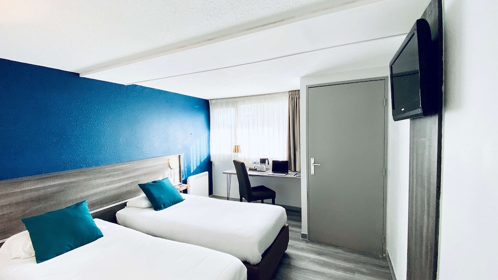 Standard Room, 2 Twin Beds - Photo 2