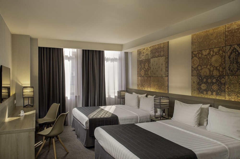 Deluxe Quadruple Room photo 2