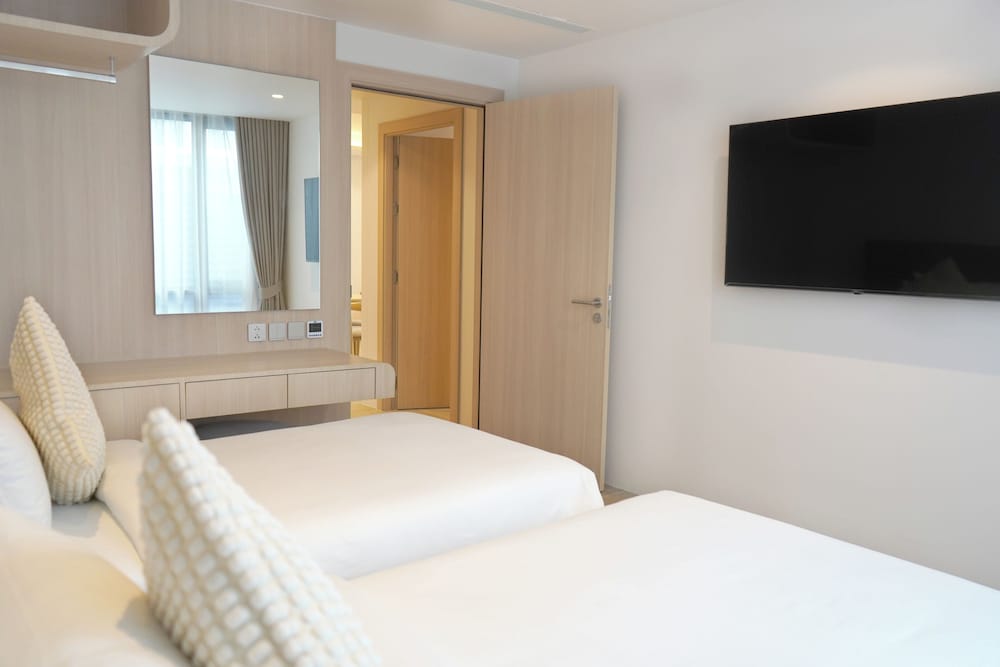 Family Suite, 2 Bedrooms (Plus with Outdoor Bathtub) photo 3