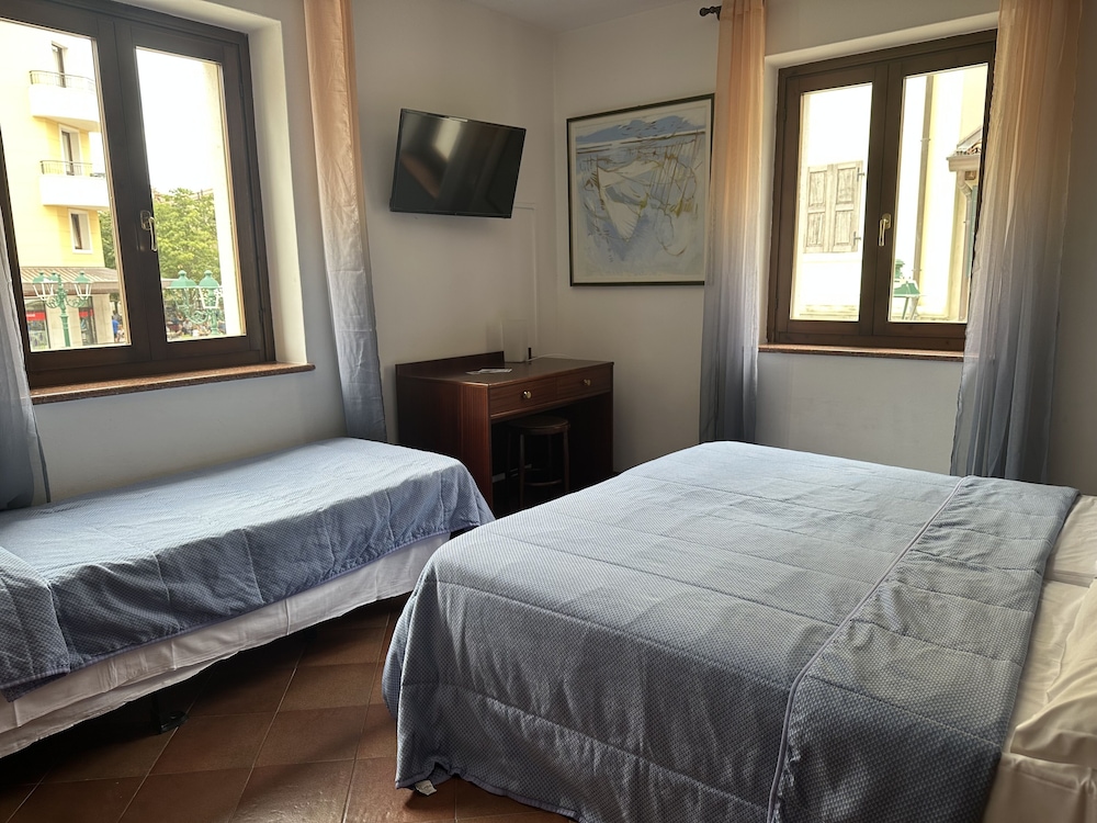 Standard Triple Room photo 2