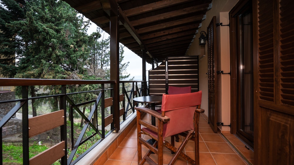 Double or Twin Room, Garden View - Photo 9