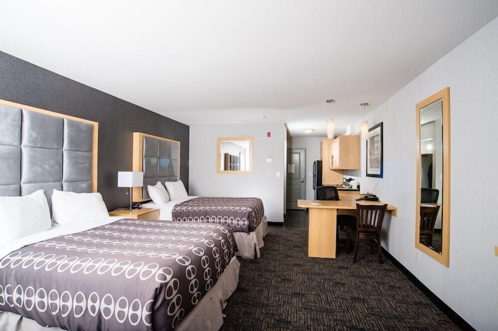 Deluxe Room, 2 Queen Beds, Kitchen photo 2