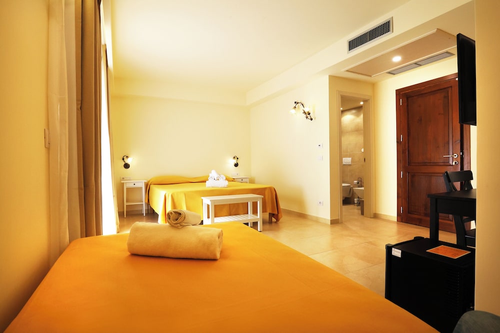 Triple Room - Photo 1