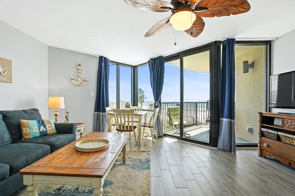 Condo, 1 Bedroom, Sea View (302e) photo 1