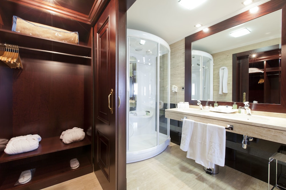 Grand Suite, Hot Tub (Jacuzzi) - Photo 10