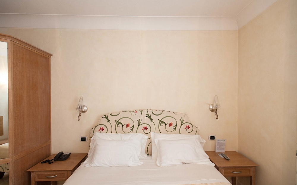 Suite, Park View - Photo 2