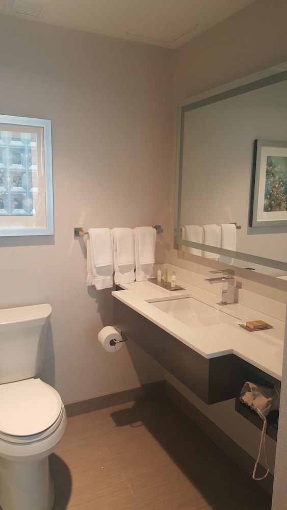 Room, 2 Double Beds, Accessible, Bathtub (Mobility & Hearing) thumbnail 6