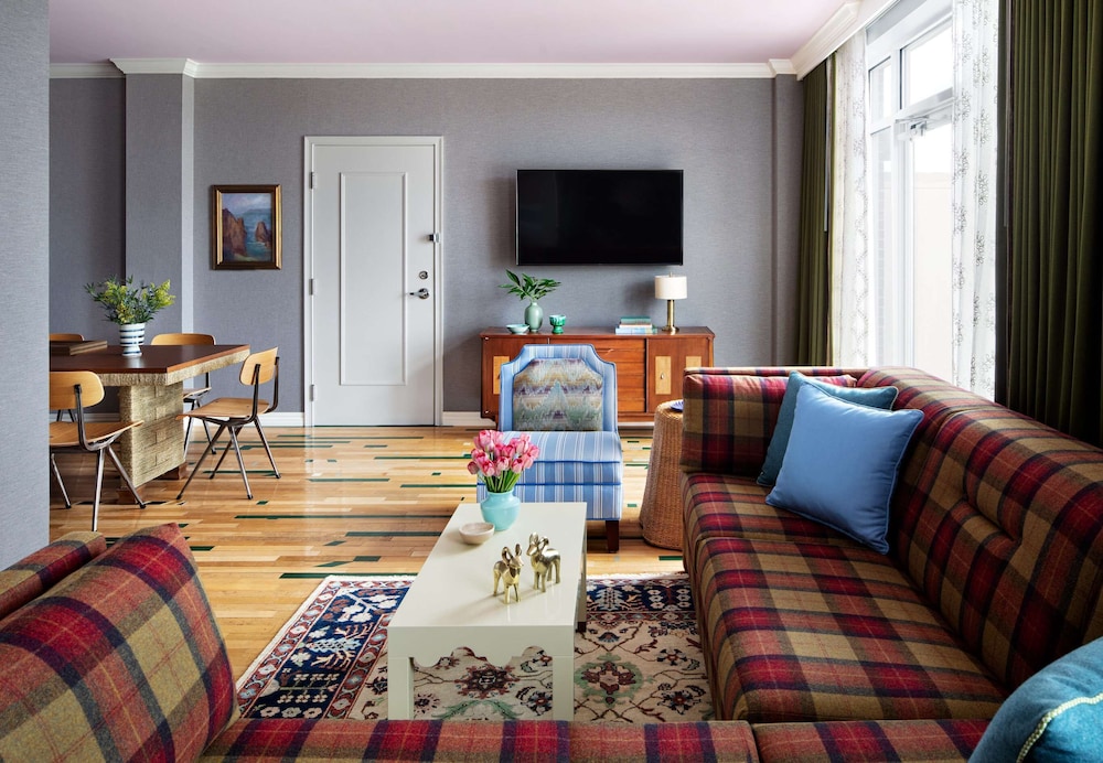 Presidential Suite, 1 King Bed photo 3