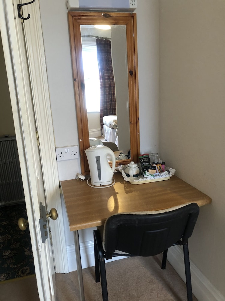 Twin Room, Ensuite photo 3