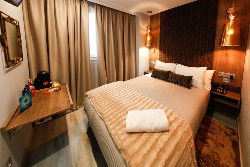 Single Room, 1 Double Bed