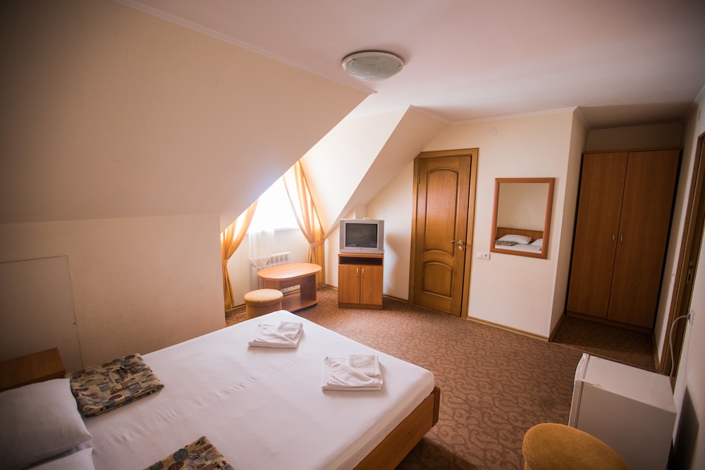 Standard Double Room photo 3