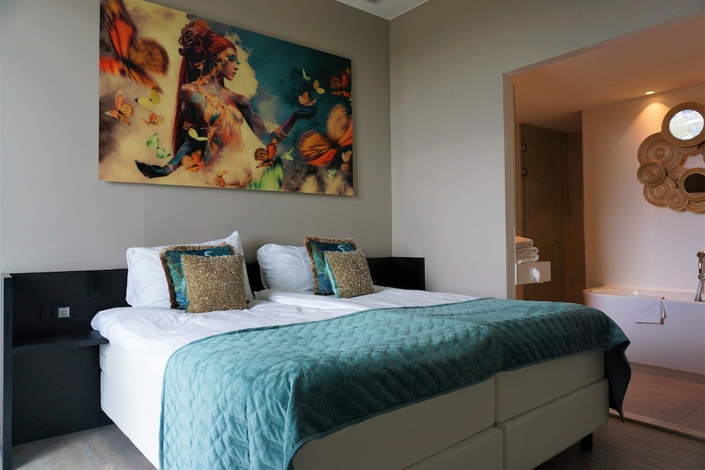 Luxury Penthouse photo 2