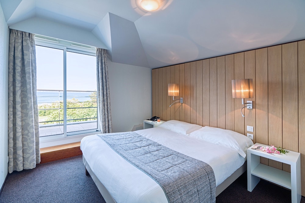 Junior Suite, Sea View (or Side Sea View)