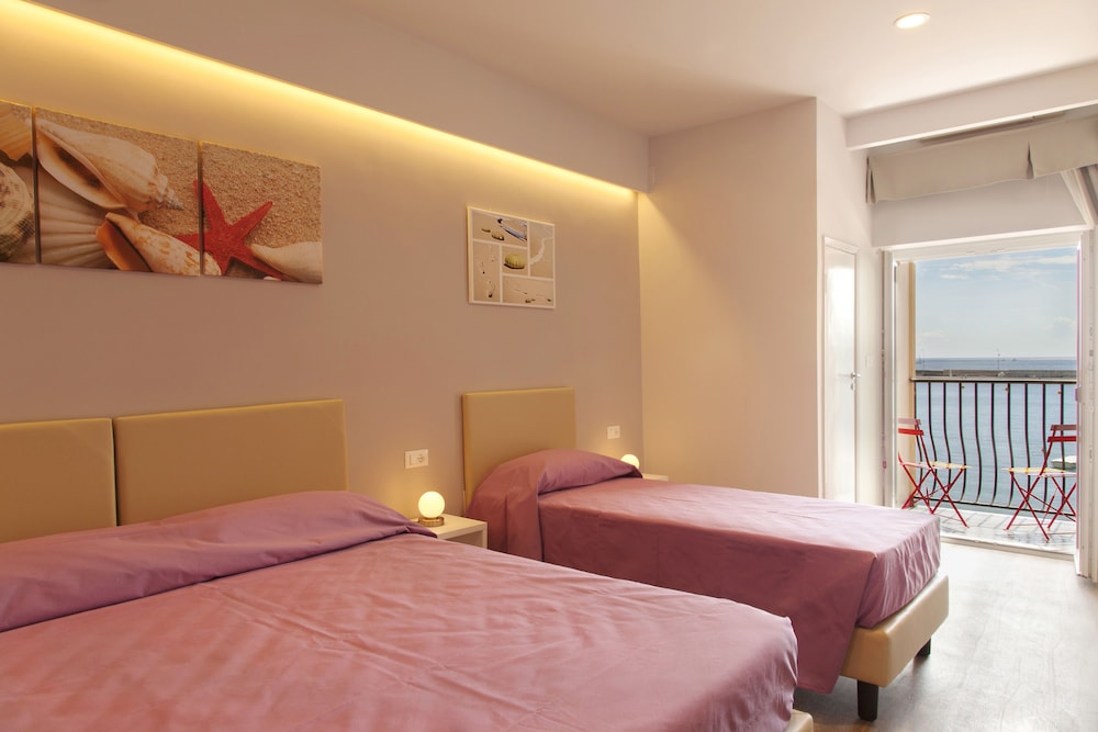 Triple Room, Balcony, Sea View