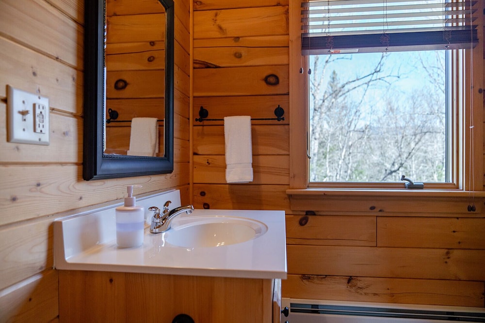 Comfort Single Room, 1 King Bed, Private Bathroom photo 2