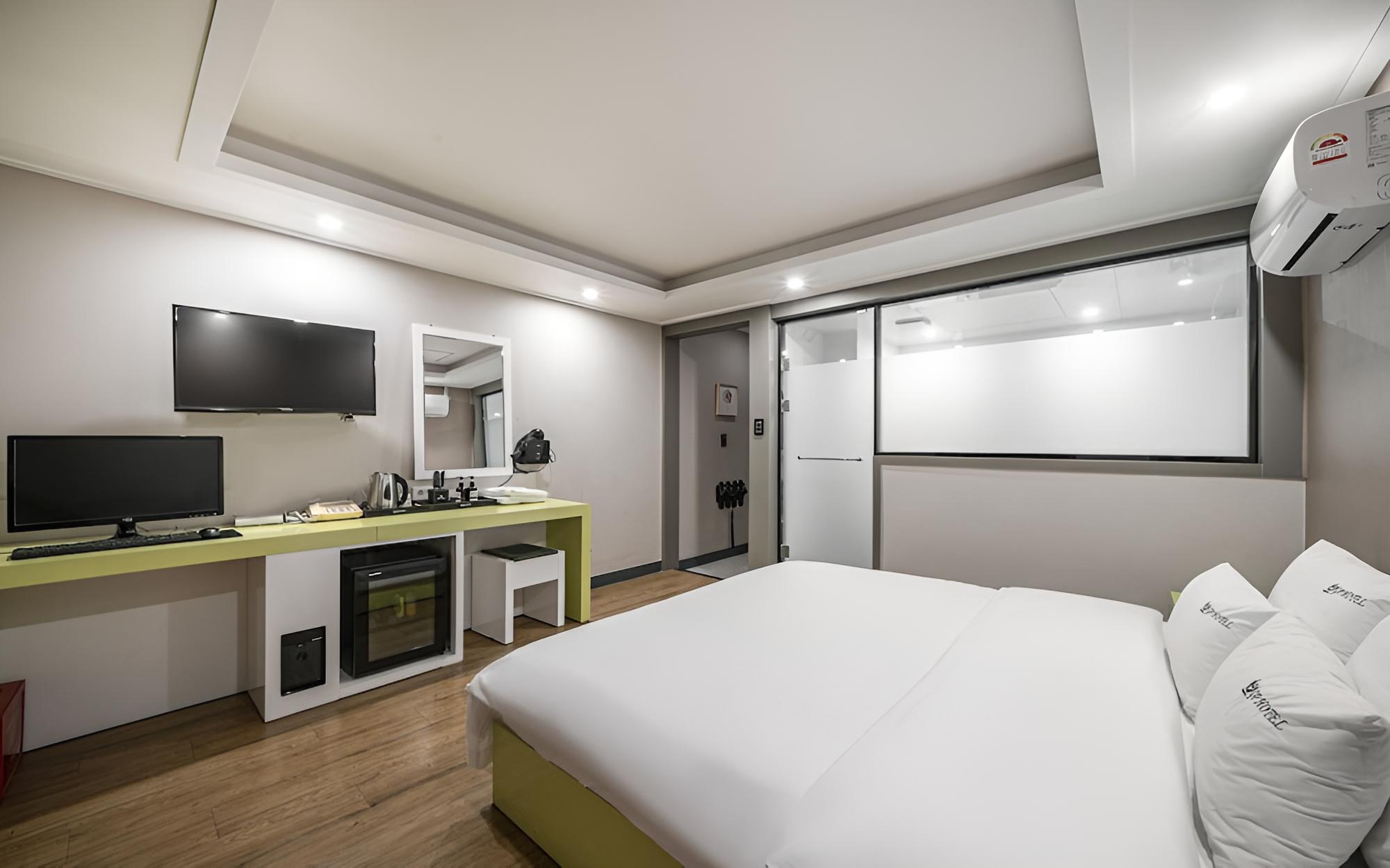 Room (VIP (Double)) - Photo 2