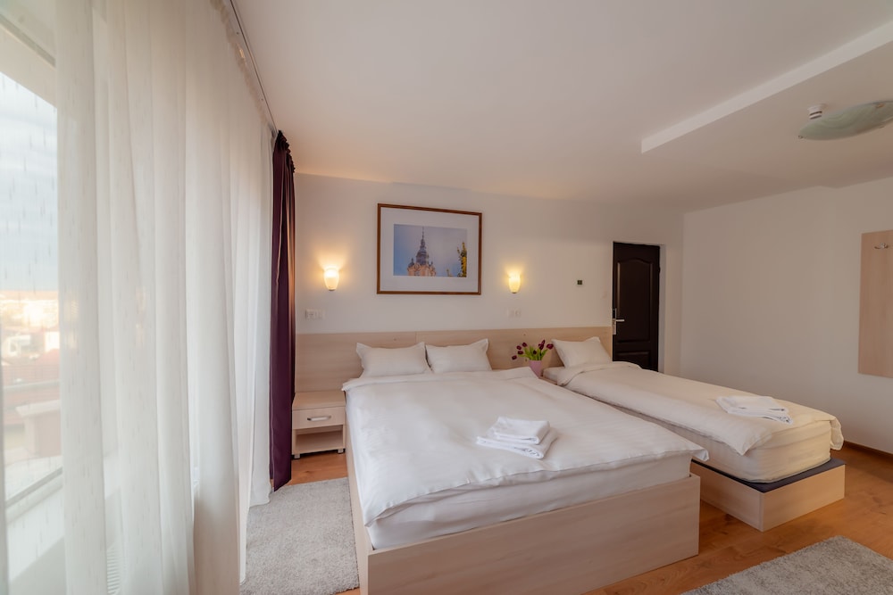 Standard Triple Room photo 3