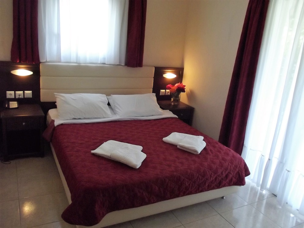 Basic Double Room, 1 Double Bed, Garden View