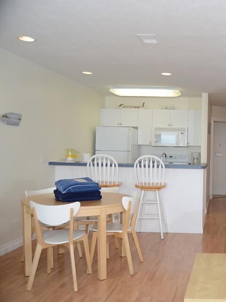 Deluxe Condo, 1 Bedroom, Bay View photo 3