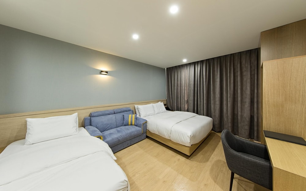Room (Standard Twin  Deluxe Twin (Free upgr) - Photo 3