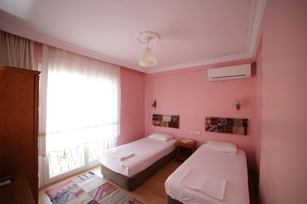Family Room - Photo 9