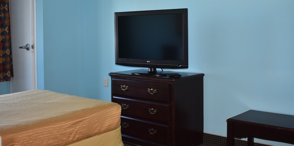 Room, 2 Queen Beds, Non Smoking, Microwave