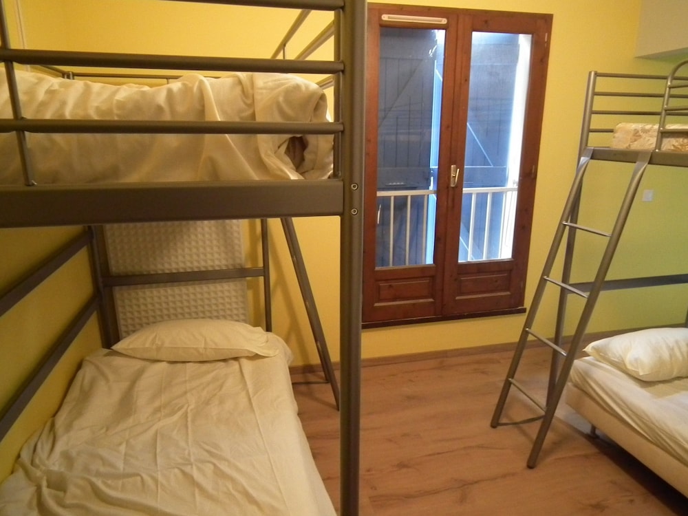 Shared Dormitory, Mixed Dorm, Shared Bathroom, Garden View (For 8) photo 2