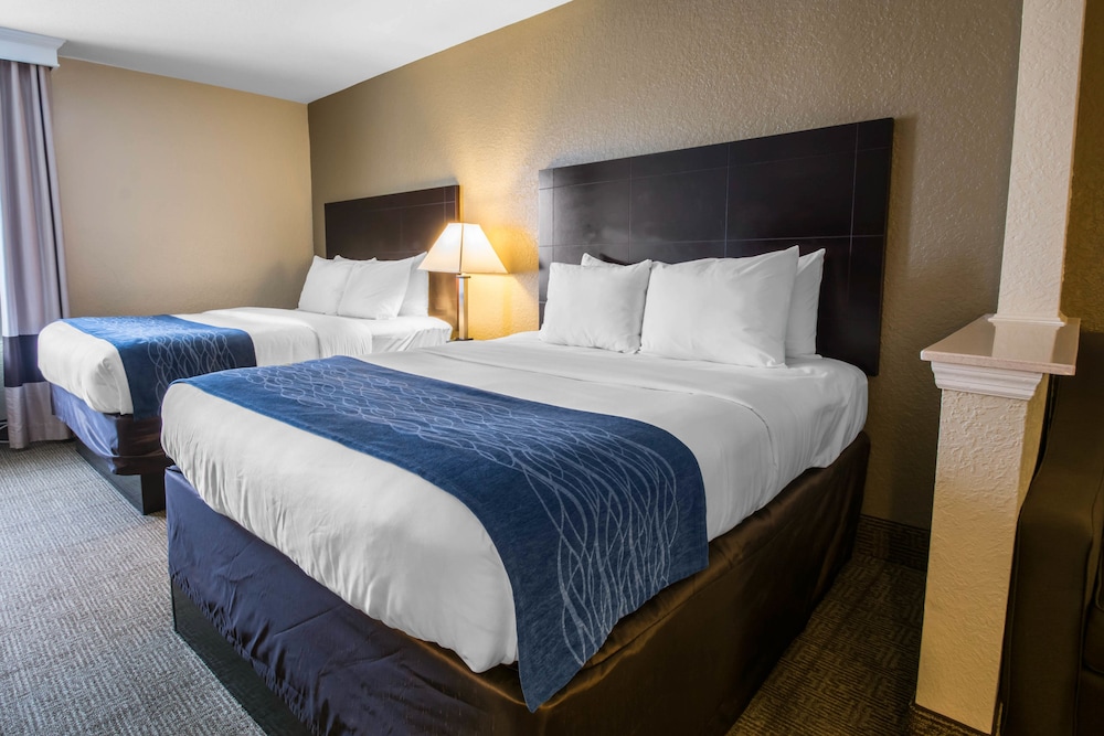 Suite, Multiple Beds, Non Smoking photo 3
