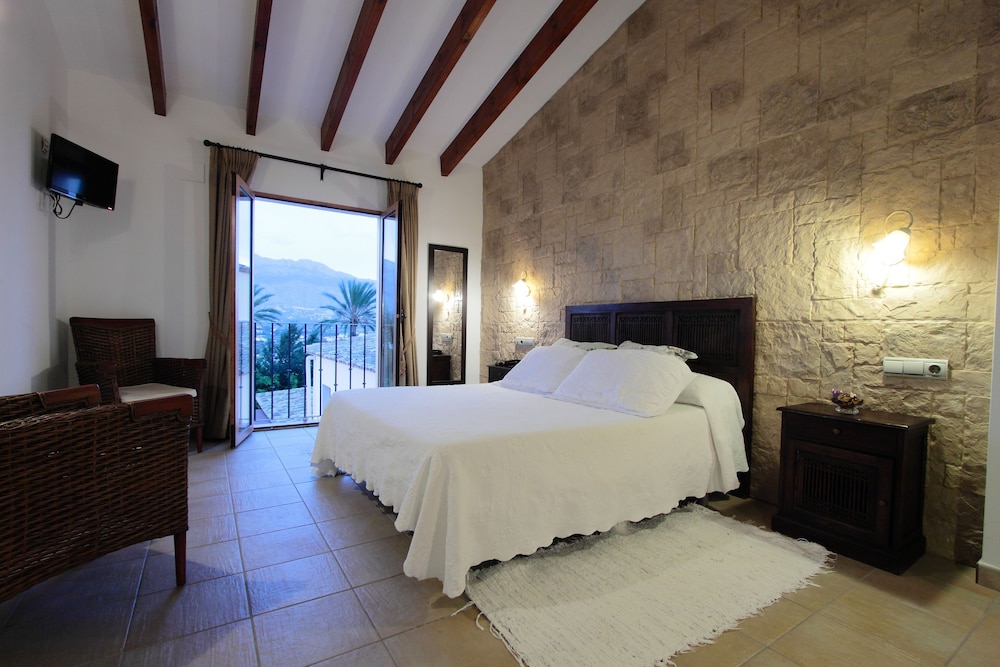 Traditional Double Room, 1 Queen Bed, Balcony - Photo 2