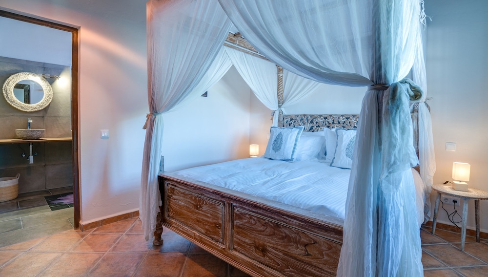 Luxury Double Room, 1 King Bed (Tanalot) photo 2