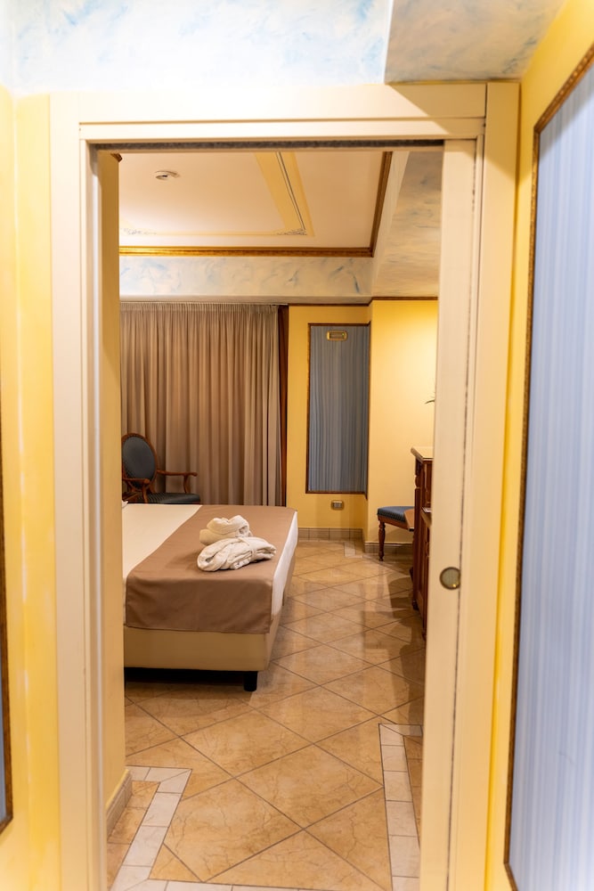 Standard Double Room - Photo 1