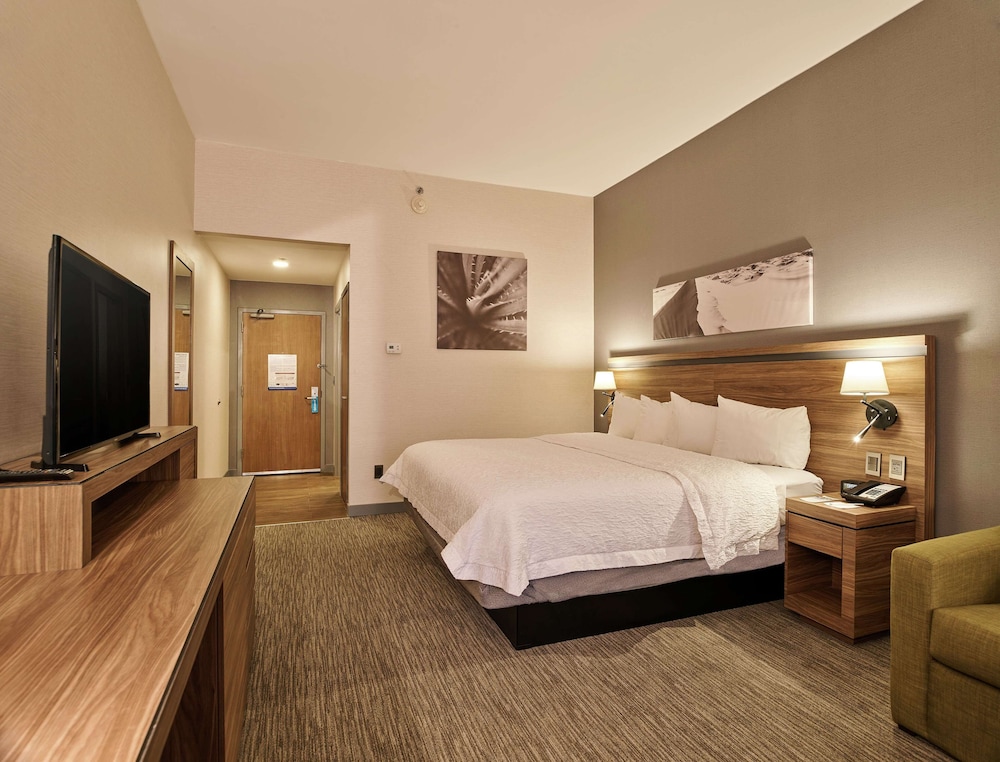Room, 2 Queen Beds, Non Smoking (Study, Mini Fridge) - Photo 2