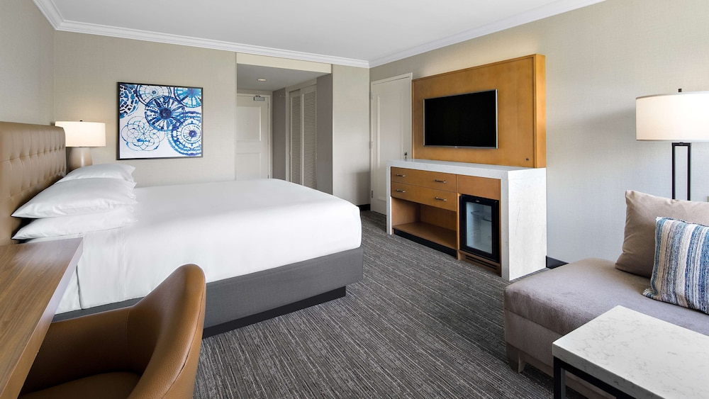 Room, 1 King Bed, Accessible (Shower)
