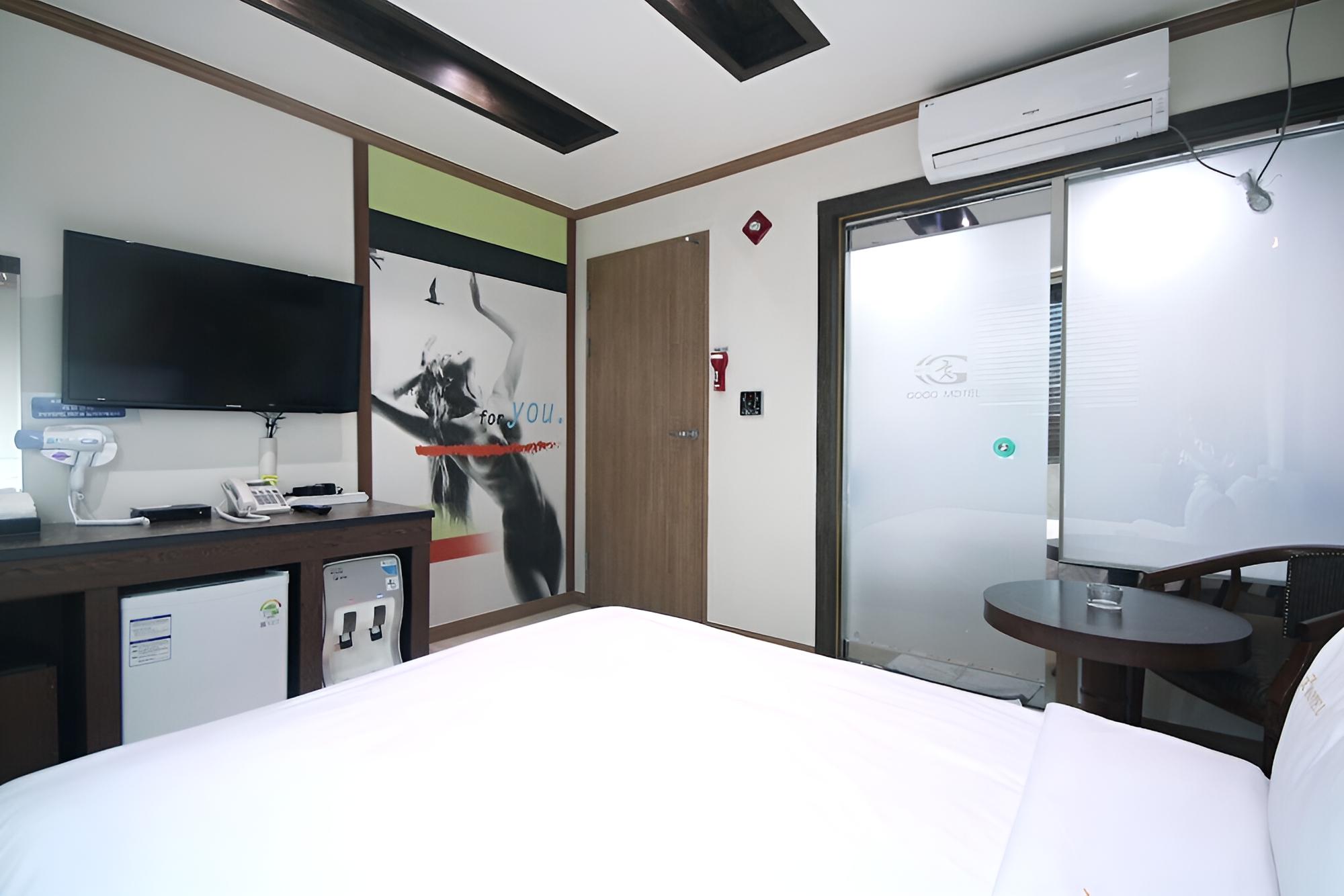 Room (Standard room (check-in from 11am)) - Photo 8
