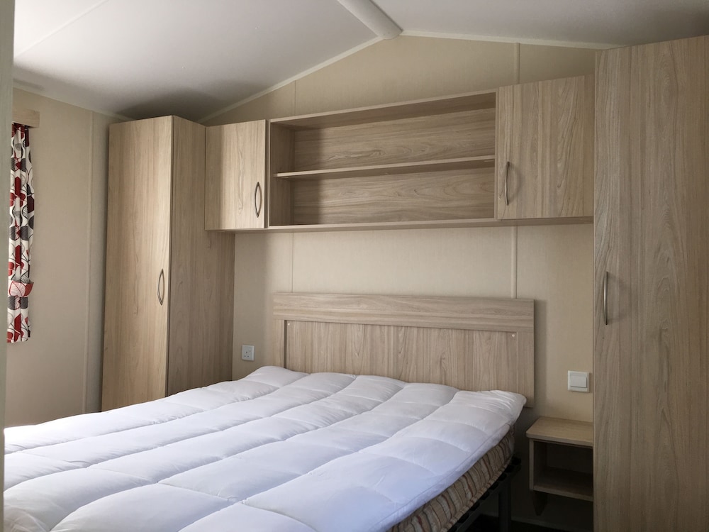 Mobile Home, 2 Bedrooms photo 3