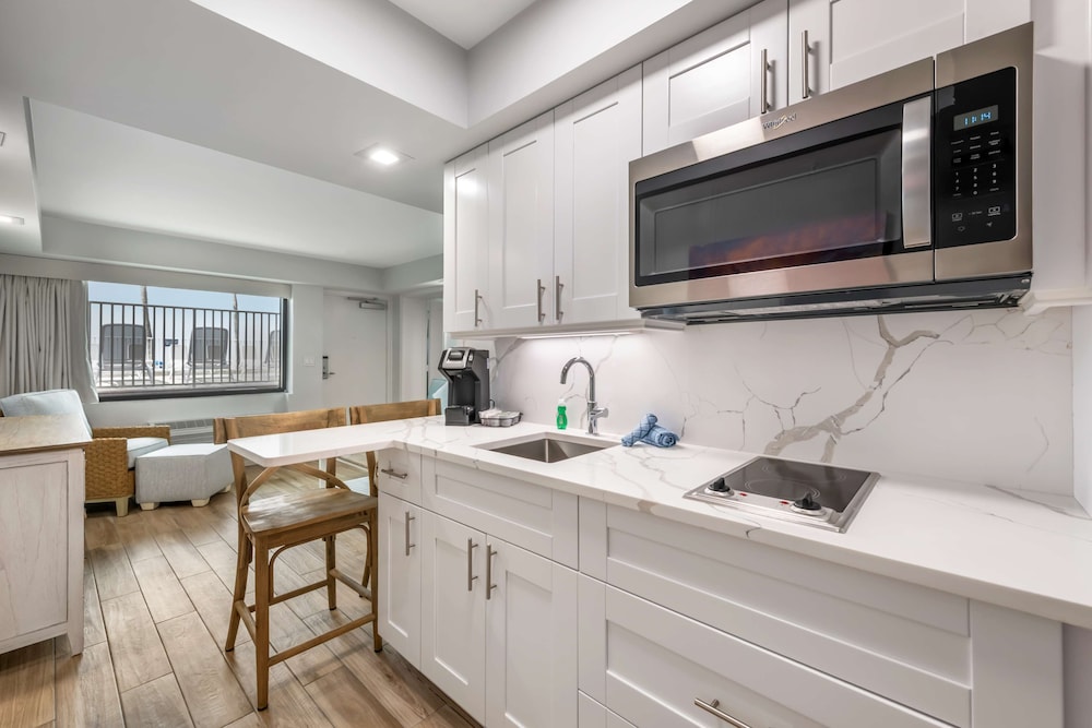 Suite, 2 Double Beds, Kitchen, Poolside (with Sofabed, Ground Floor) - Photo 2