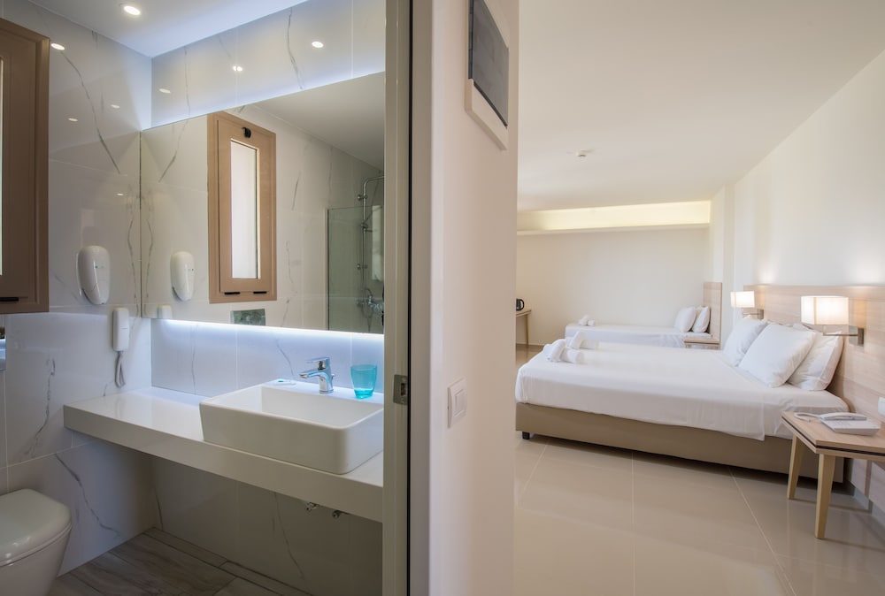 Family Suite (Swim Up)