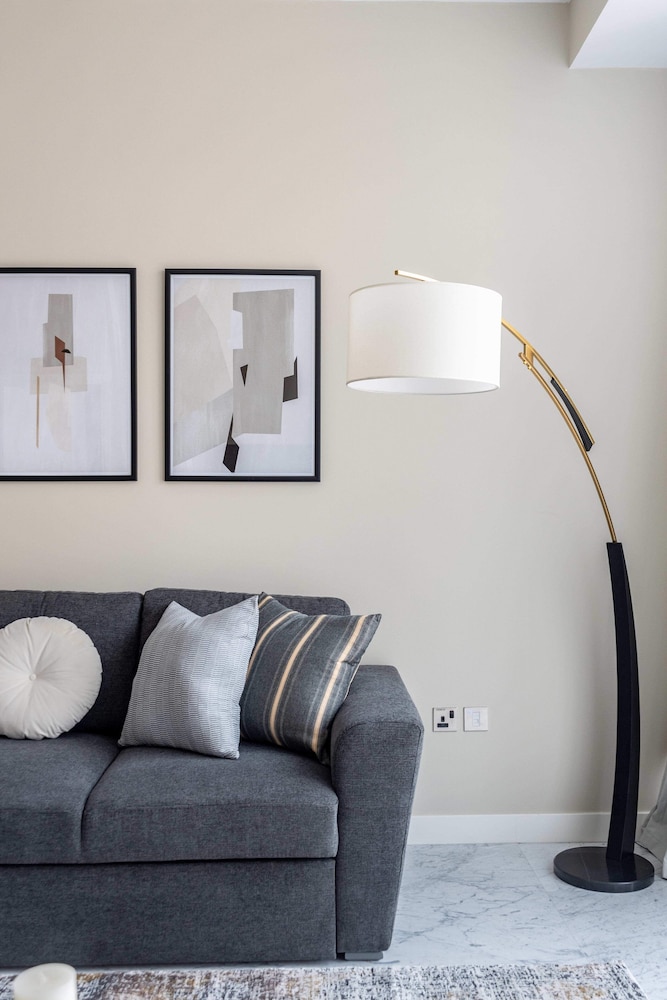 Apartment photo 2